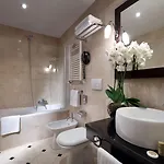 فندق إكس إنترناشونال بالاس