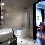 إكس إنترناشونال بالاس فندق