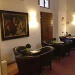 埃克斯国际宫殿酒店 4*